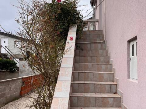 Vir, house with 2 separate apartments