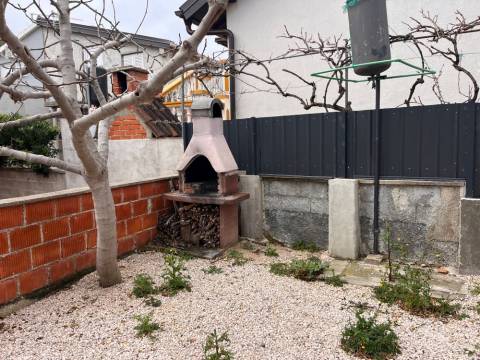 Vir, house with 2 separate apartments