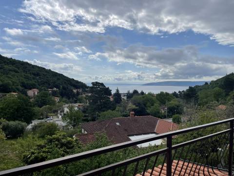 PRILIKA !!! MOŠĆENIČKA DRAGA - 118 m2, BALKON, OKUĆNICA 220.000 €