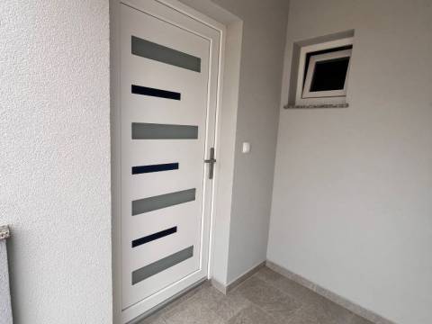 Zaton, novogradnja stan sa 2 spavaće sobe 