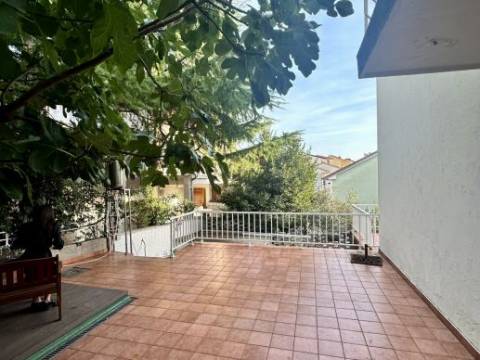 SELCE - KUĆA S 3 STAMBENE JEDINICE I OKUĆNICOM