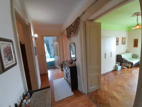 Rijeka - Prekrasan 4 sobni stan u centru s pogledom na more i vrtom