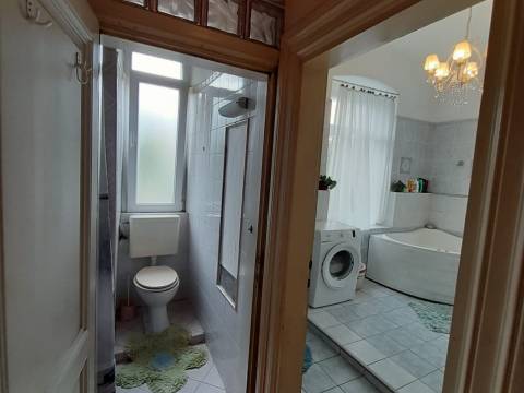 Rijeka - Prekrasan 4 sobni stan u centru s pogledom na more i vrtom