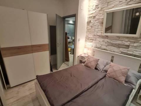 Hiša z dvema apartmajema – 400m od morja