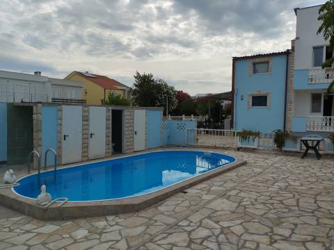INVESTICIJSKA PRILOŽNOST HOTEL V SABUNIKAH