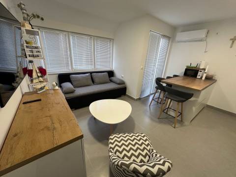 Novigrad, Mareda, odličan apartman na 1. katu!