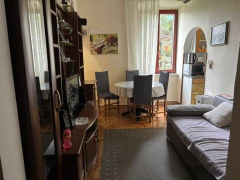 OPATIJA 2. RED OD MORA- prizemlje s okućnicom