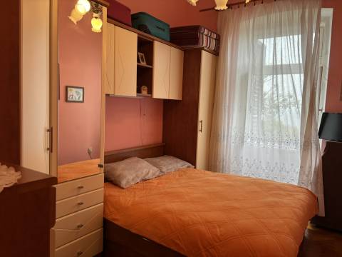 OPATIJA 2. RED OD MORA- prizemlje s okućnicom