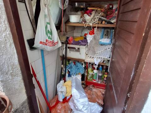 NOVI VINODOLSKI - Kuća blizu centra, dvorište, pogled na more!
