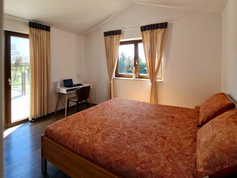 Istra - APSOLUTNA PRILIKA - posebna Villa  s bazenom  na parzeli od 1998 m2 