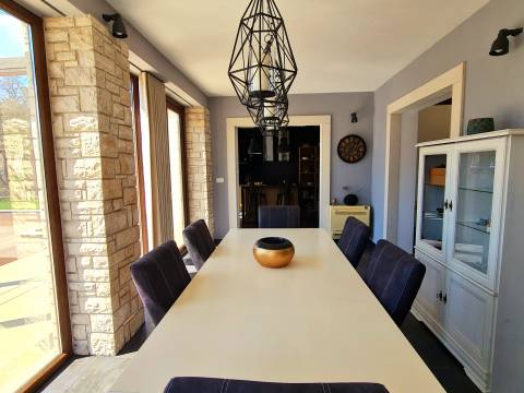 Istra - APSOLUTNA PRILIKA - posebna Villa  s bazenom  na parzeli od 1998 m2 