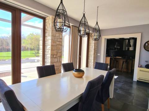 Istra - APSOLUTNA PRILIKA - posebna Villa  s bazenom  na parzeli od 1998 m2 