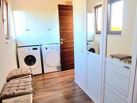 Istra - APSOLUTNA PRILIKA - posebna Villa  s bazenom  na parzeli od 1998 m2 