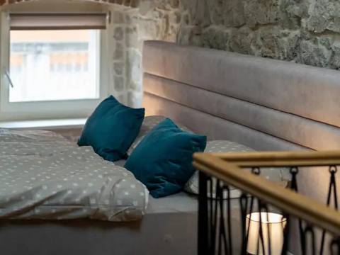 Vrsar - Kamena kuća sa 3 apartmana i saunom - za investitore