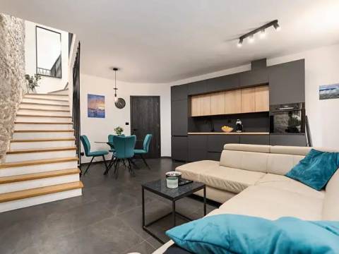 Vrsar - Kamena kuća sa 3 apartmana i saunom - za investitore