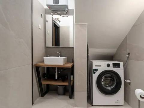 Vrsar - Kamena kuća sa 3 apartmana i saunom - za investitore