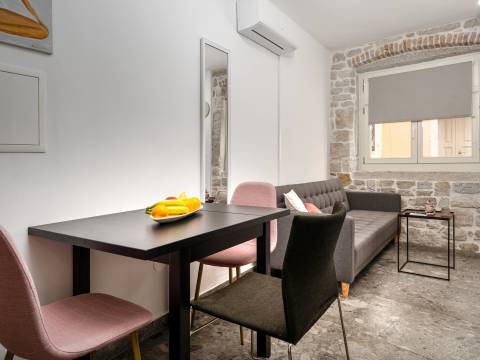 Vrsar - Kamena kuća sa 3 apartmana i saunom - za investitore