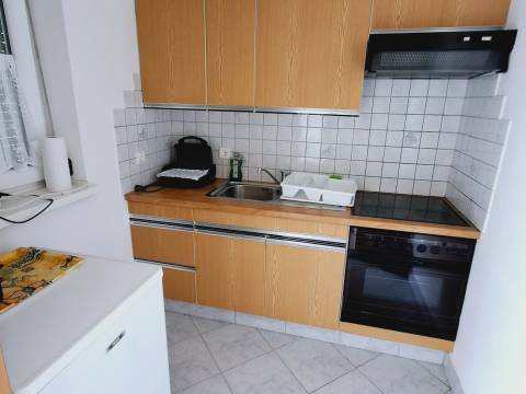 NOVI VINODOLSKI – OBNOVLJENA HIŠA, 2 STAMBENI ENOTI