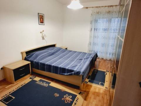 NOVI VINODOLSKI – OBNOVLJENA HIŠA, 2 STAMBENI ENOTI