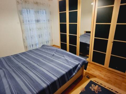 NOVI VINODOLSKI – OBNOVLJENA HIŠA, 2 STAMBENI ENOTI
