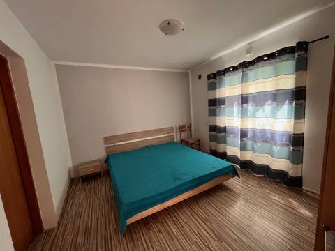 Vir, apartman u prizemlju E1 sa privatnim vrtom blizu mora.