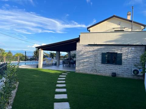 Okolica Opatije - luksuzna mediteranska vila s grijanim bazenom i vrtom