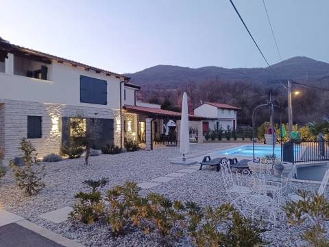 Okolica Opatije - luksuzna mediteranska vila s grijanim bazenom i vrtom