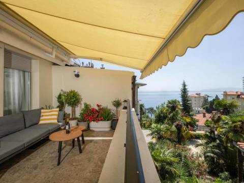 OPATIJA-CENTR- novouređeni stan u vili s balkonom