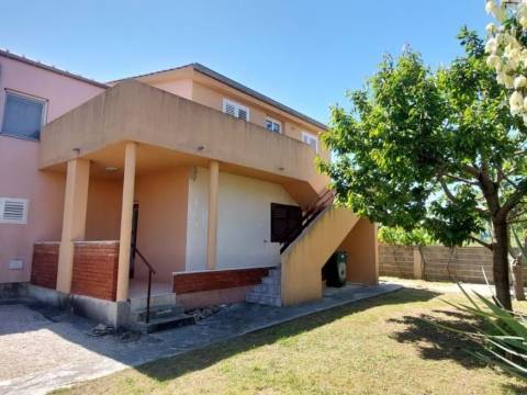 Kuća Vrsi/Zukve 100m do mora za 3 apartmana 