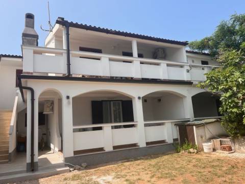 Vir - Haus mit 2 Apartments 300m zum Strand
