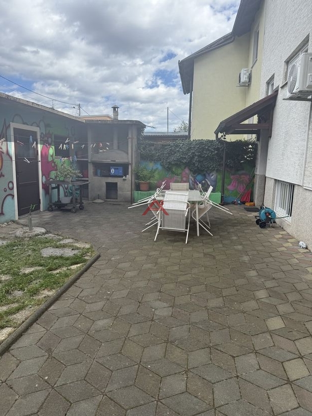 Zagreb, STENJEVEC, 8-sobna, za PREPORUKU