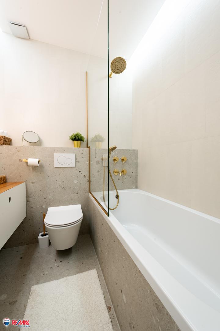 ISTRA, VABRIGA, STAN SA BAZENOM I POGLEDOM NA MORE