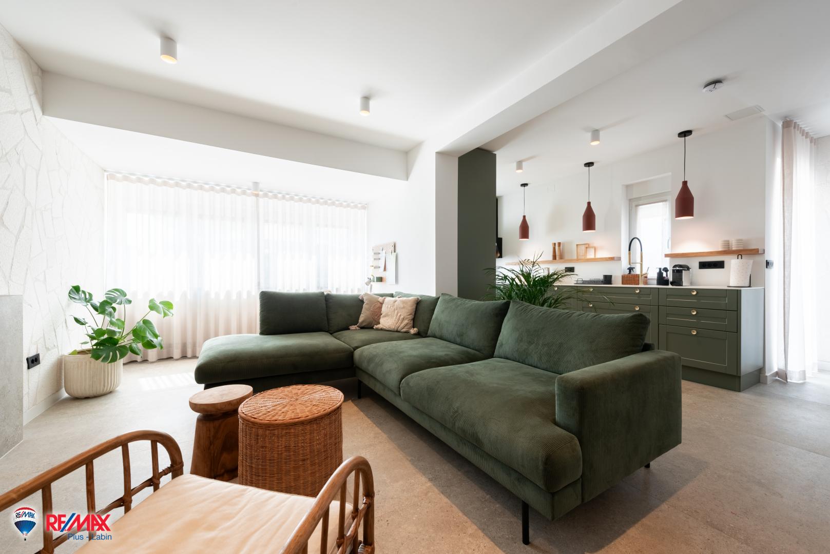 ISTRA, VABRIGA, STAN SA BAZENOM I POGLEDOM NA MORE