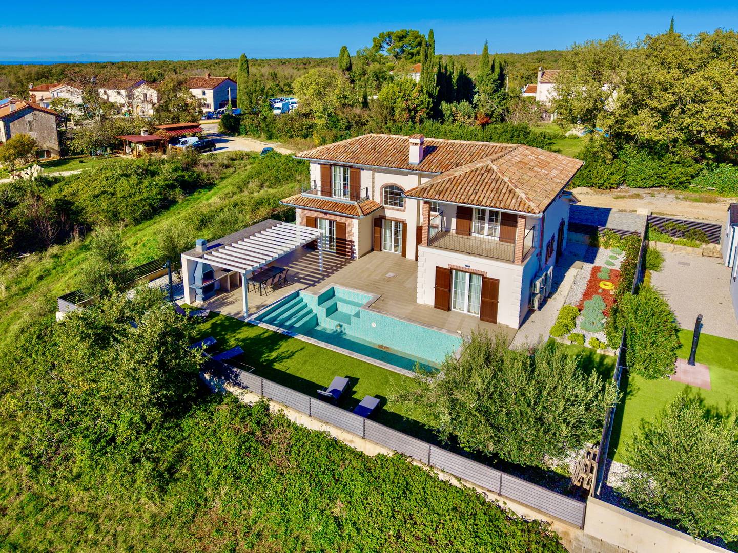 POREČ, OKOLICA, TOP KUĆA NA ODLIČNOJ LOKACIJI