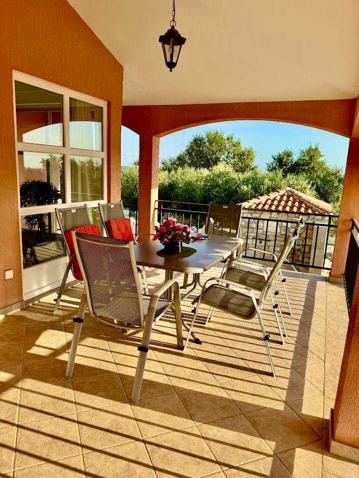 POREČ, OKOLICA, ODLIČNA KUĆA S POGLEDOM NA MORE