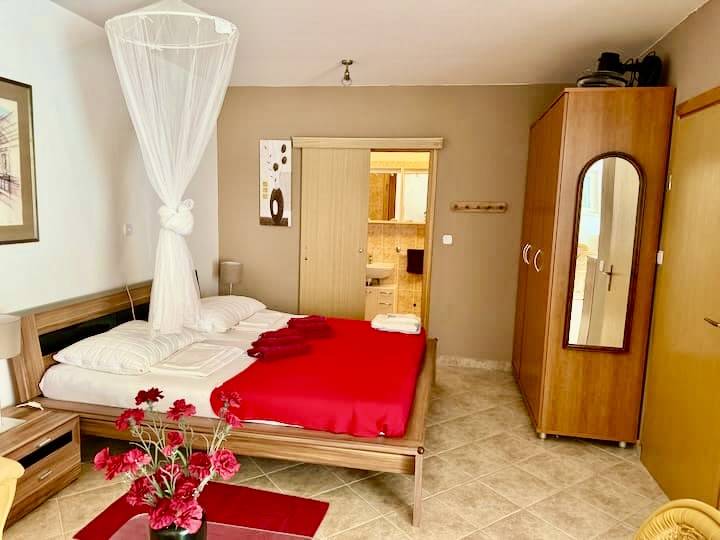 POREČ, OKOLICA, ODLIČNA KUĆA S POGLEDOM NA MORE