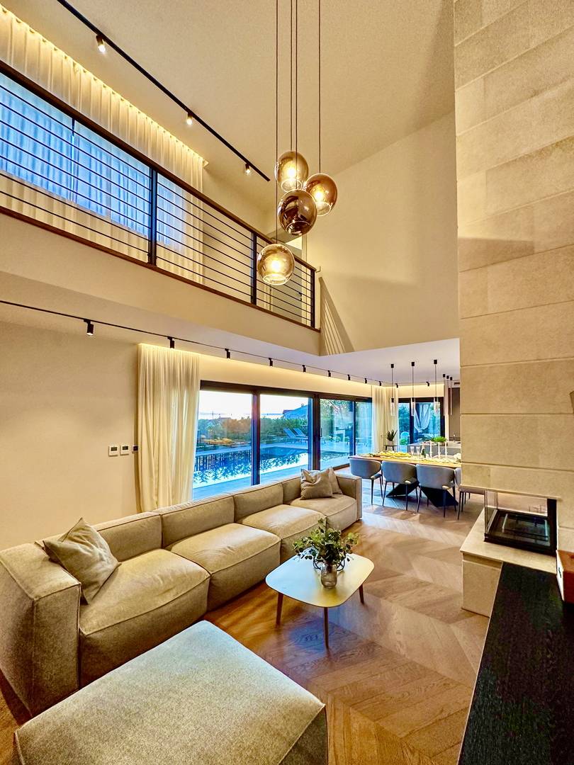 POREČ, OKOLICA - EKSKLUZIVNA VILA SA PANORAMSKIM POGLEDOM NA MORE