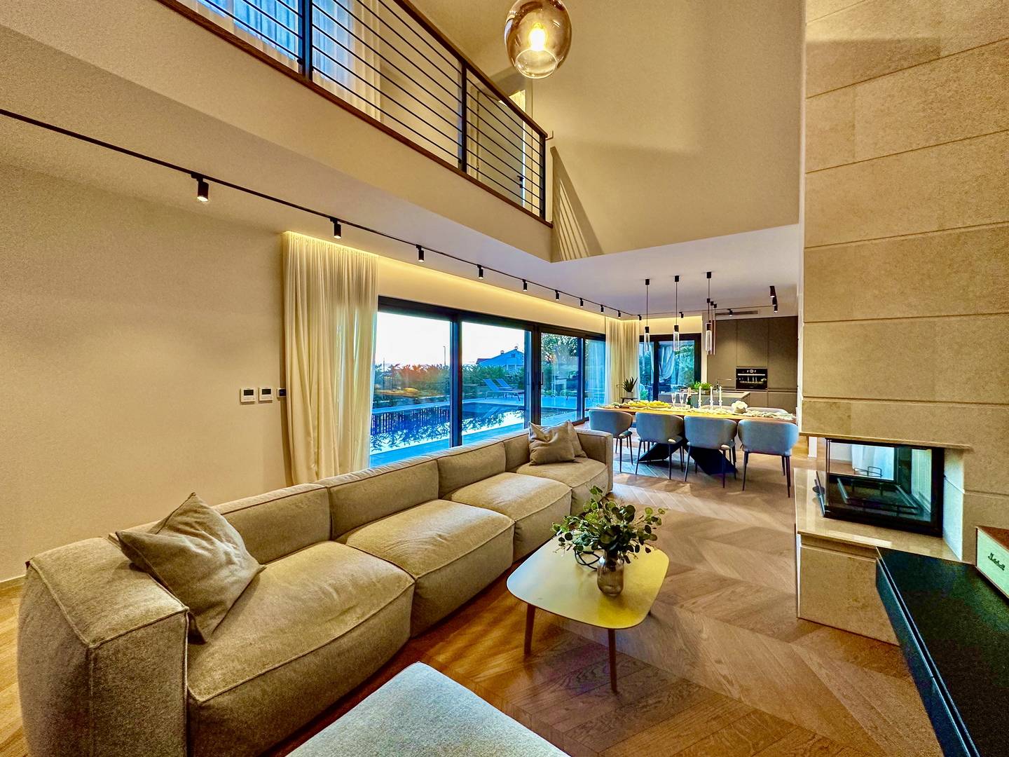 POREČ, OKOLICA - EKSKLUZIVNA VILA SA PANORAMSKIM POGLEDOM NA MORE