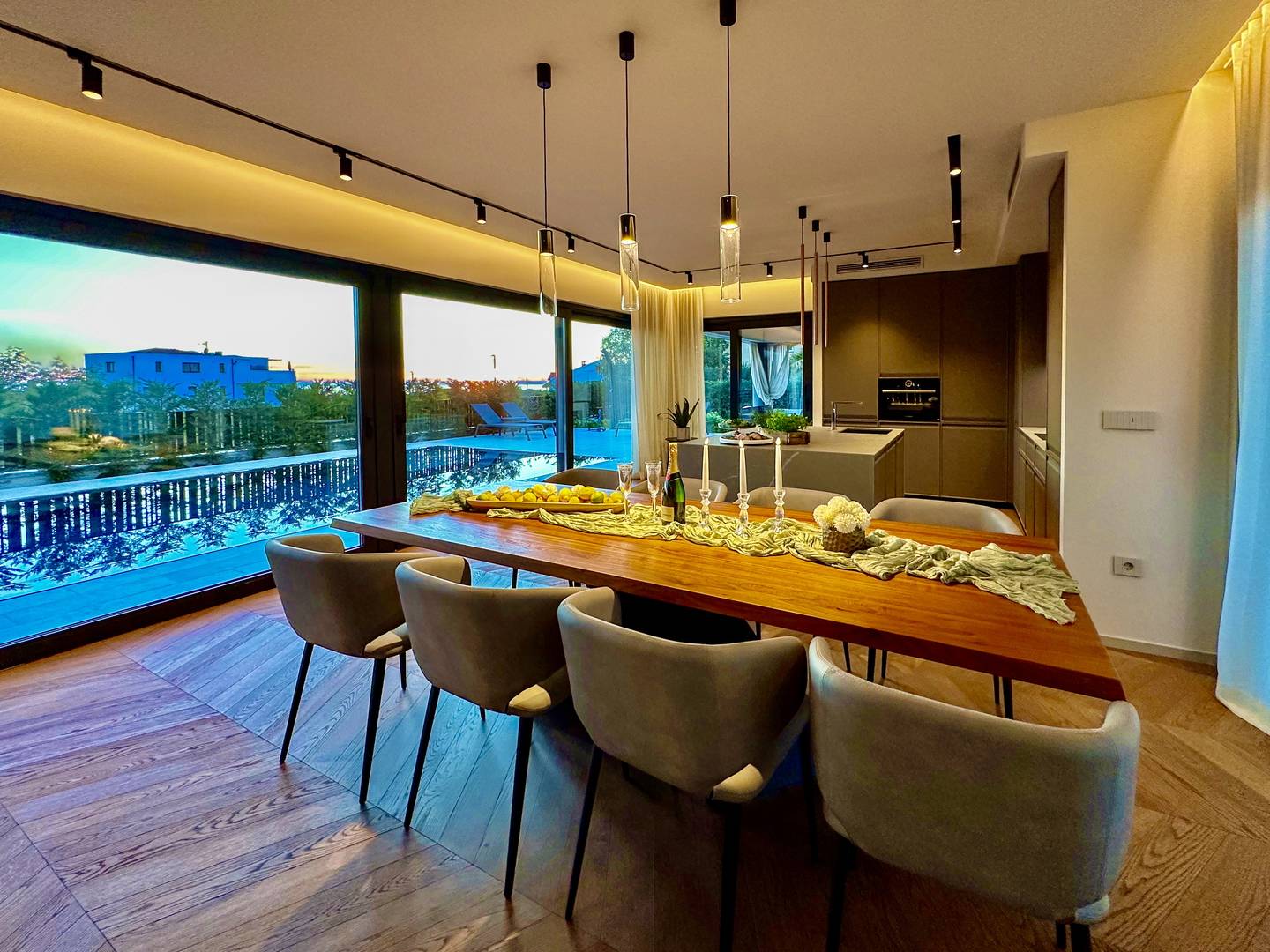 POREČ, OKOLICA - EKSKLUZIVNA VILA SA PANORAMSKIM POGLEDOM NA MORE