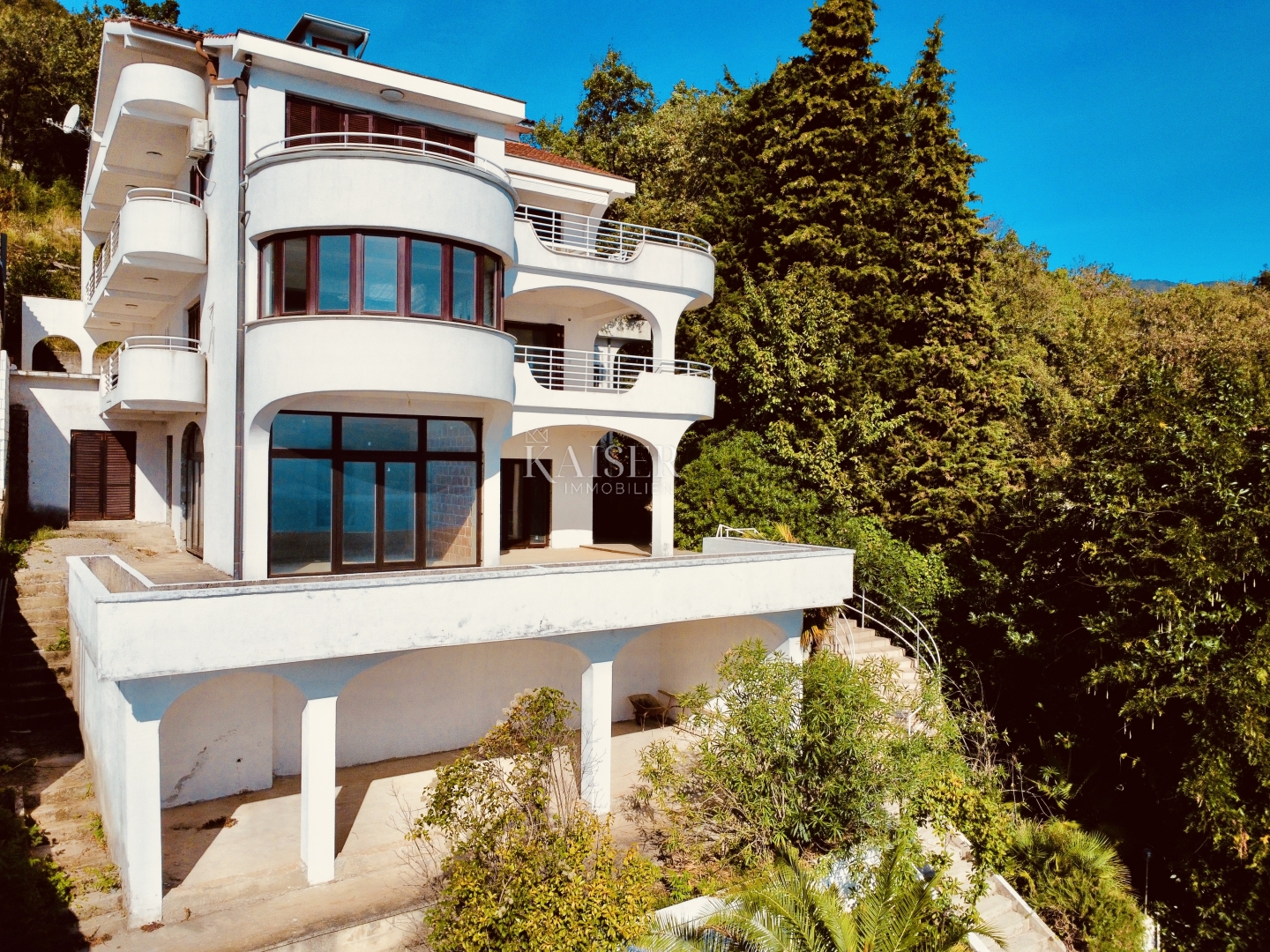    Opatija - Unfinished one-bedroom apartment with a separate studio and a fantastic view