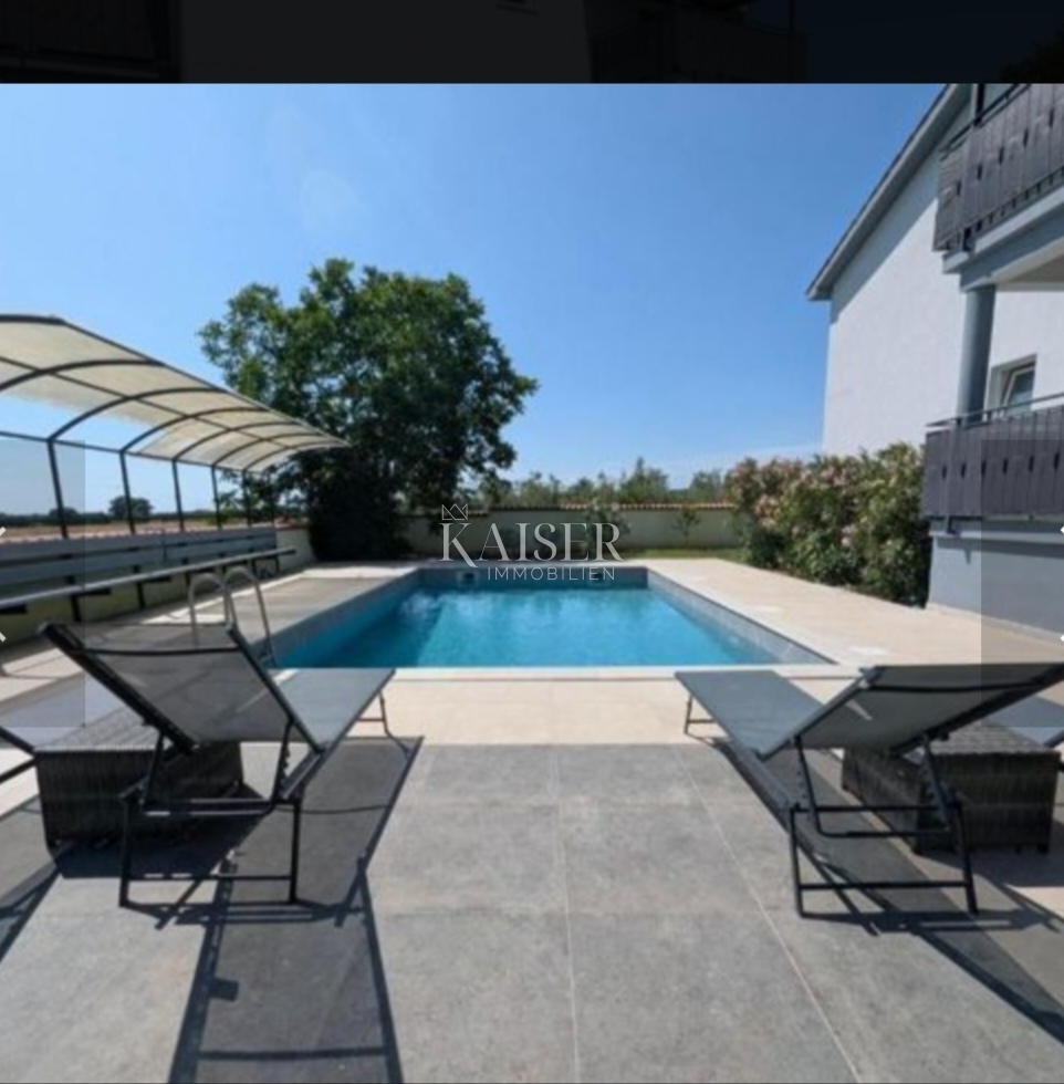 Istrien, Pula - Haus mit 5 Apartments und zwei Swimmingpools