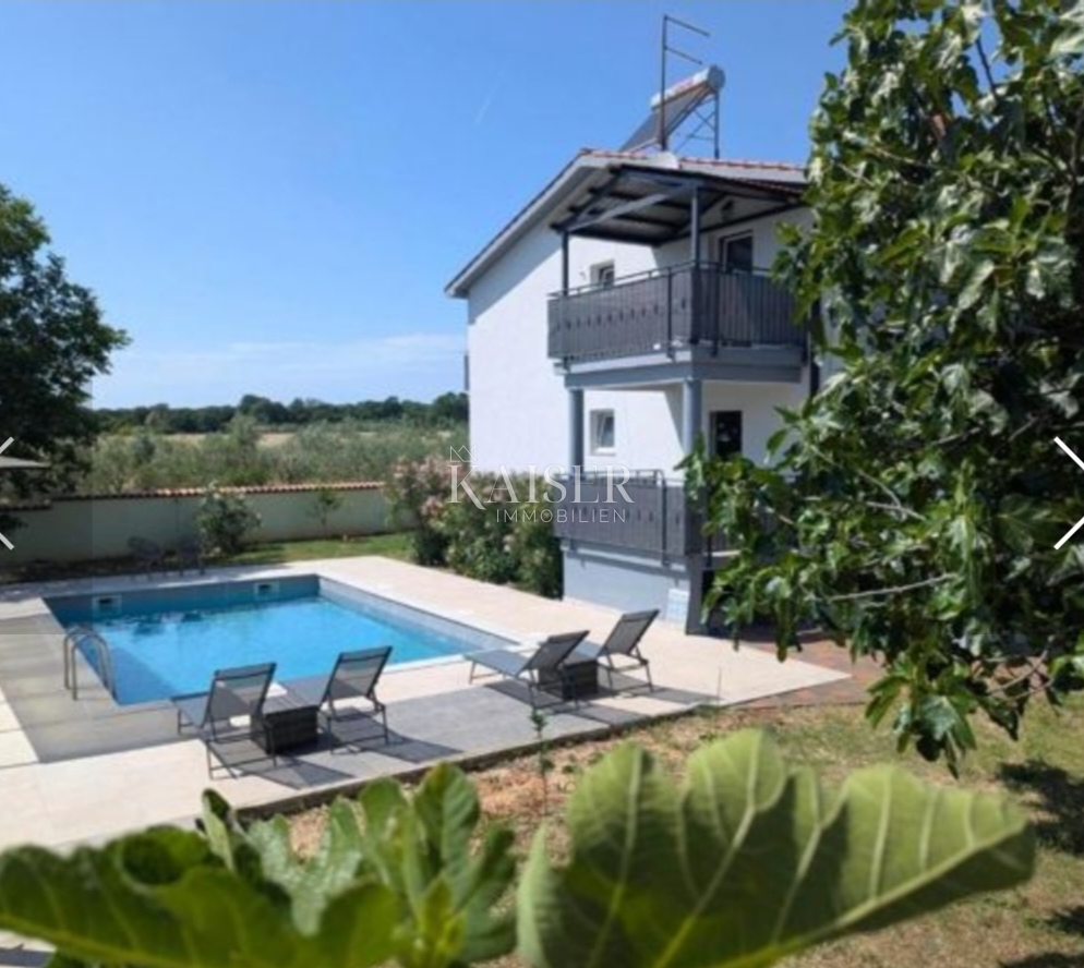 Istrien, Pula - Haus mit 5 Apartments und zwei Swimmingpools