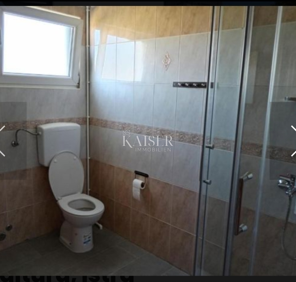 Istrien, Pula - Haus mit 5 Apartments und zwei Swimmingpools