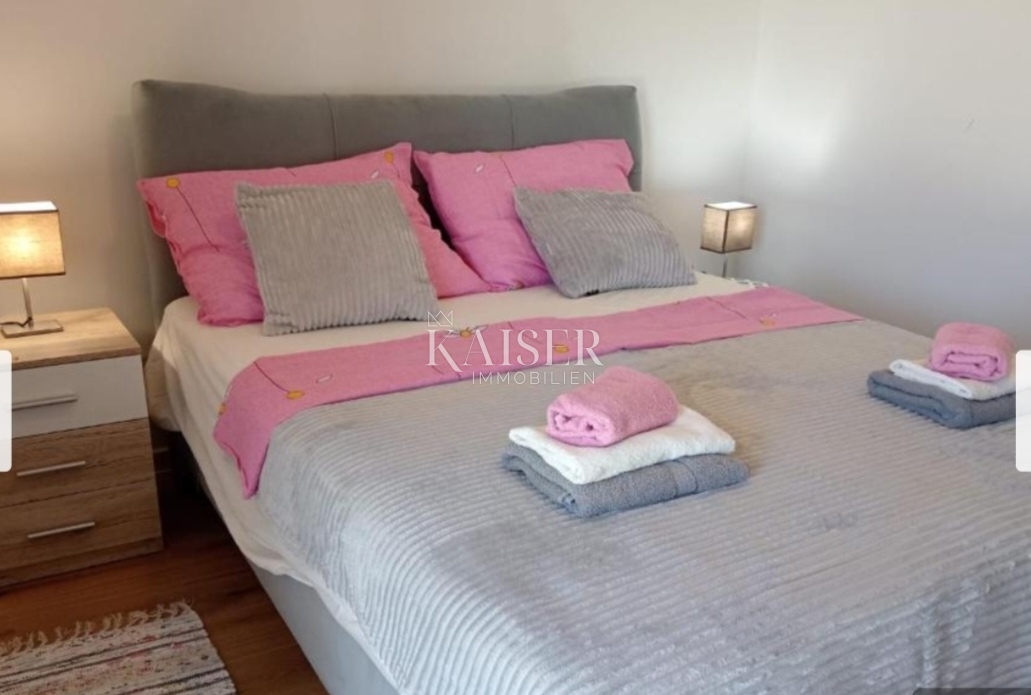 Istrien, Pula - Haus mit 5 Apartments und zwei Swimmingpools