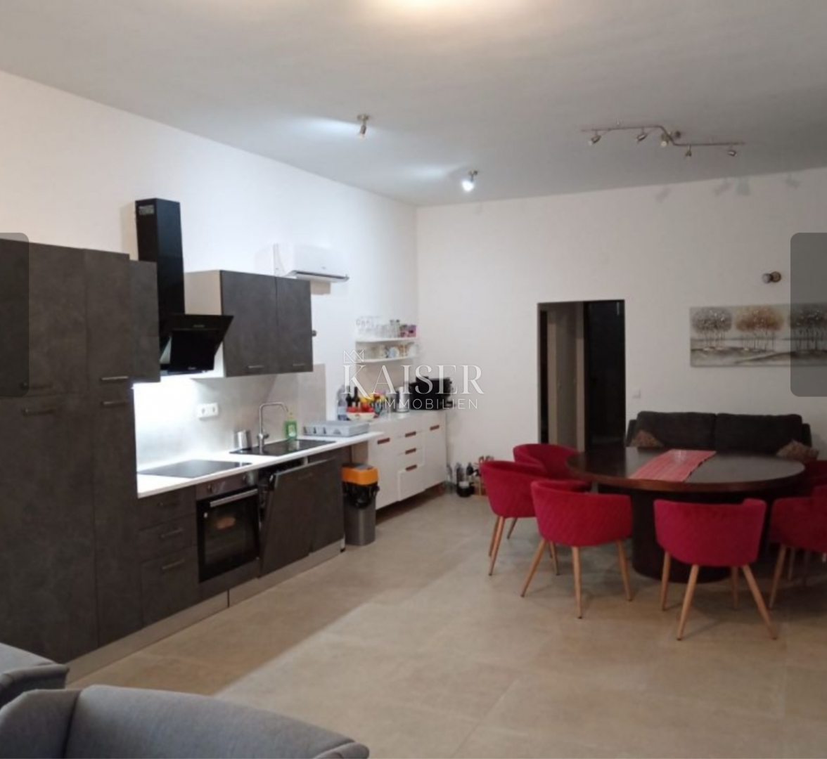 Istrien, Pula - Haus mit 5 Apartments und zwei Swimmingpools