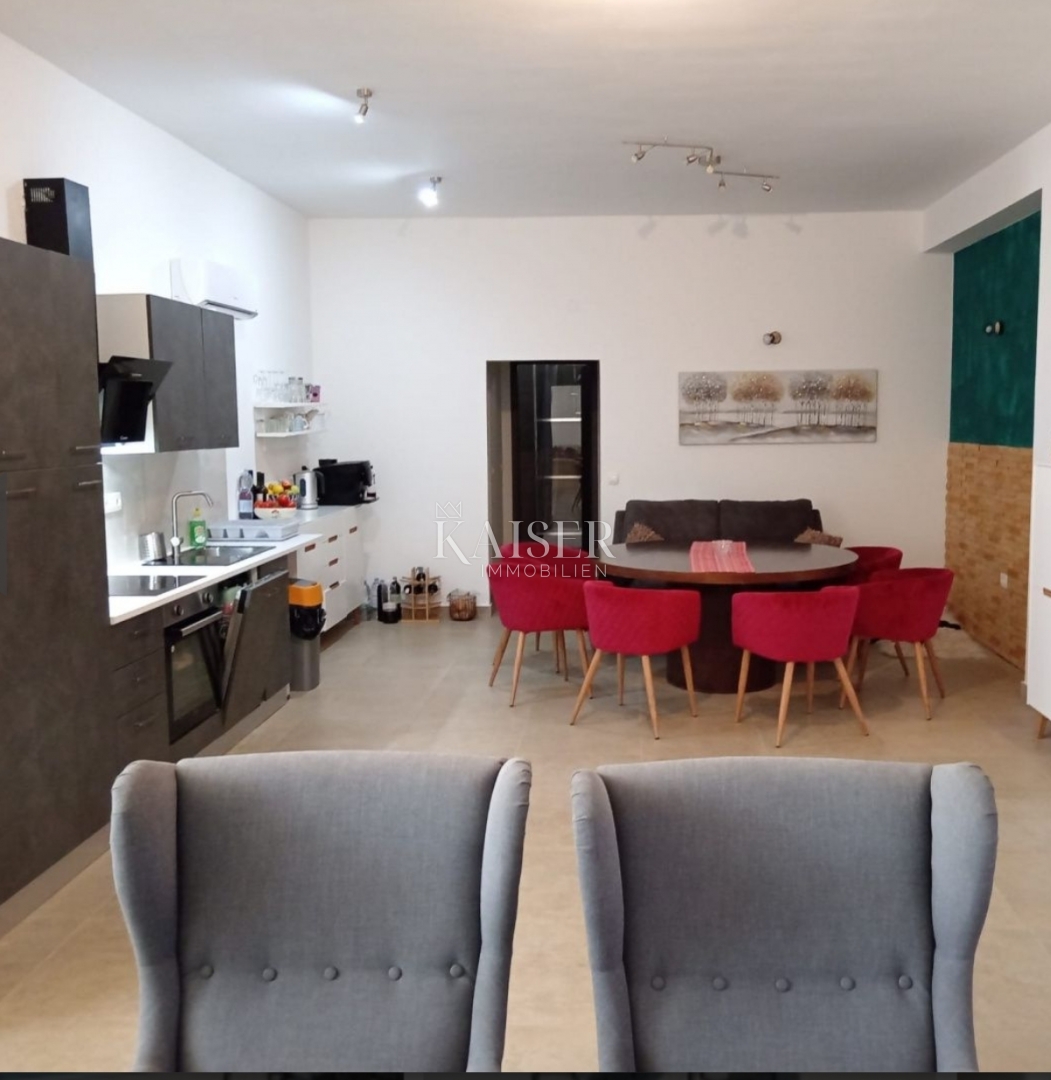 Istrien, Pula - Haus mit 5 Apartments und zwei Swimmingpools