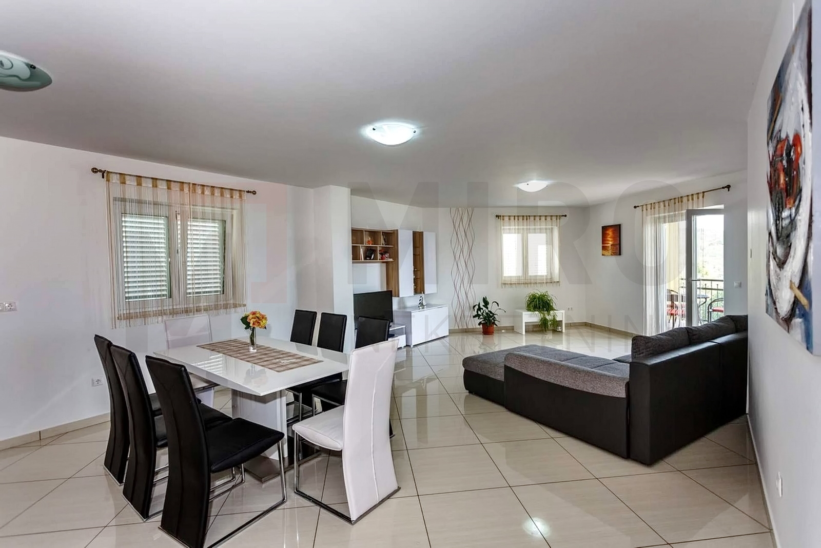 Vrbnik, novouređeni apartman s otvorenim pogledom na more