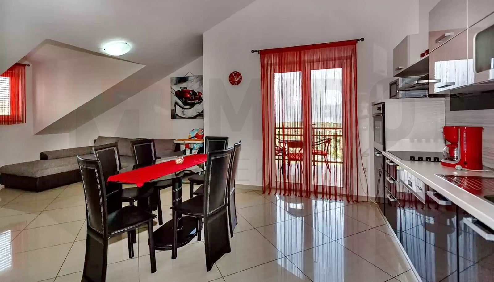 Vrbnik, namješten dvosobni apartman s panoramskim pogledom na more!