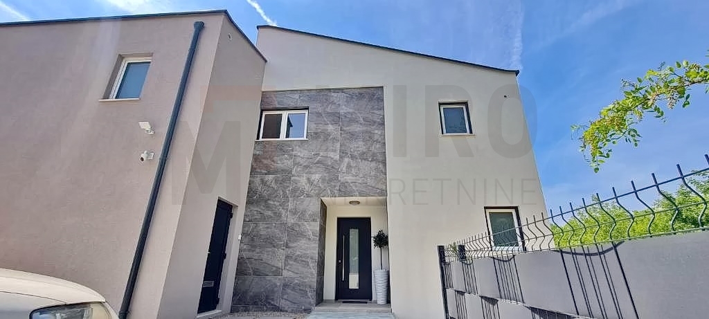 Vrbnik, okolica, nova moderna samostojeća kuća s bazenom