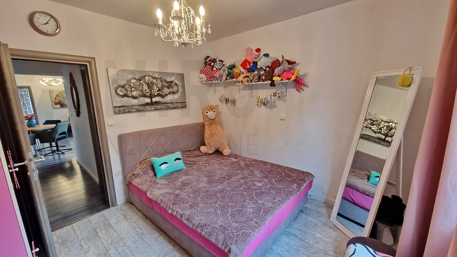 Grad Krk, lijepo namješten apartman u prizemlju s terasom i okućnicom , PRODAJA!